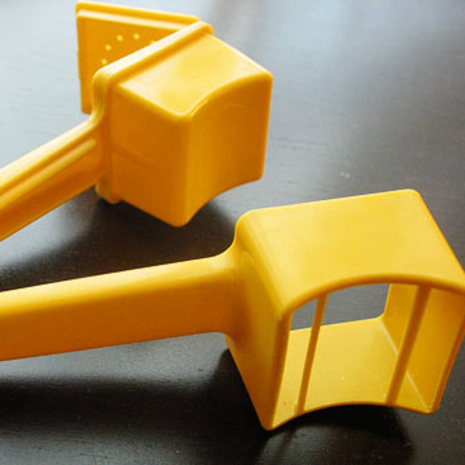 Mystery Gadget: What's This Yellow Plastic Squeezer-Thing?