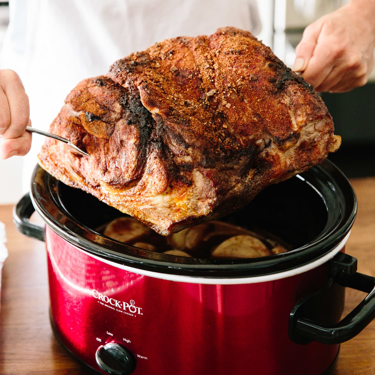 Slow Cooker Pulled Pork Recipe (Moist and Tender)