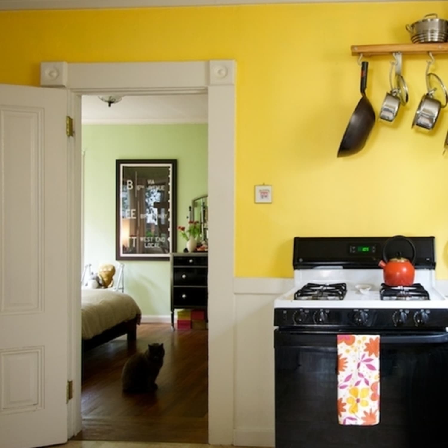 Kitchen Spotlight Leslie S Sunny Yellow Kitchn