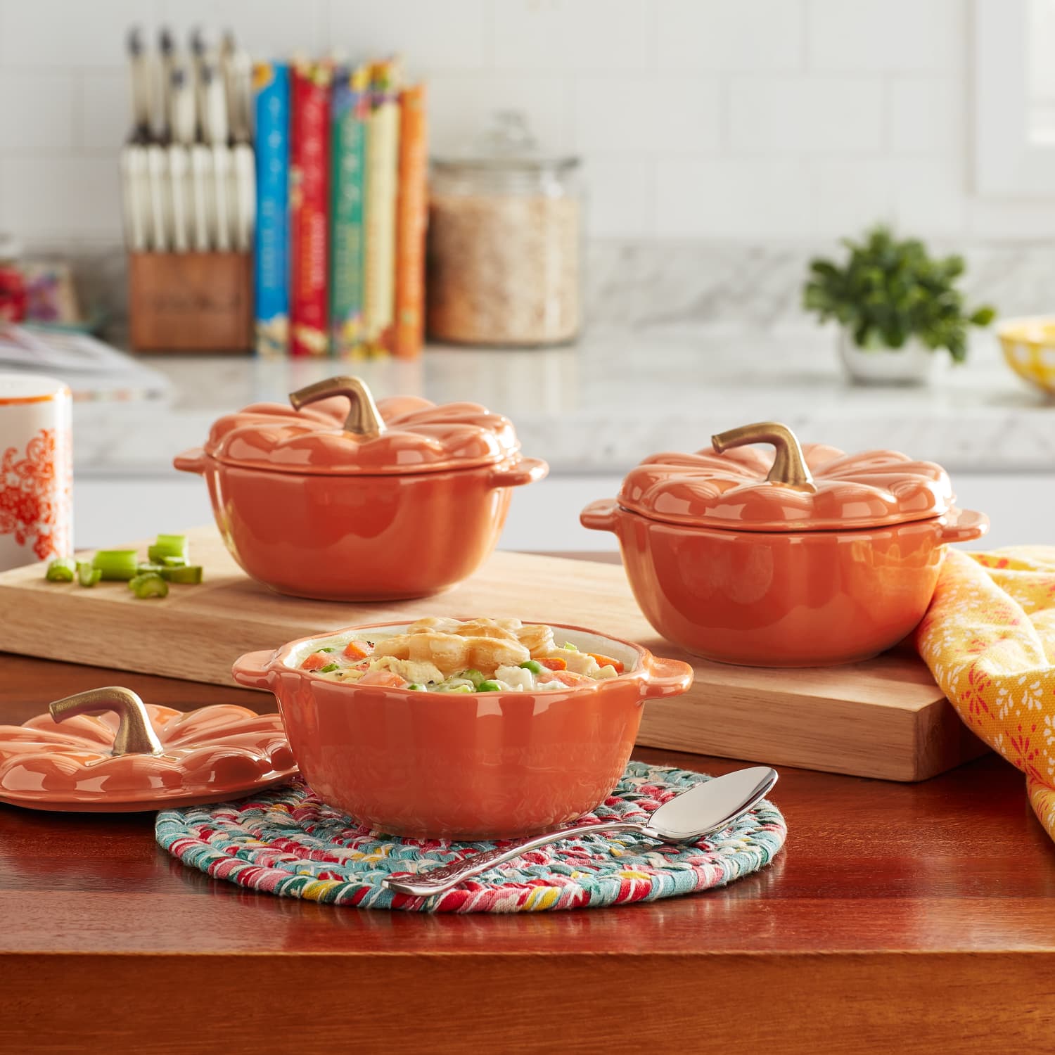 This Seasonal $25 Le Creuset Dupe Is Perfect for Fall Cooking