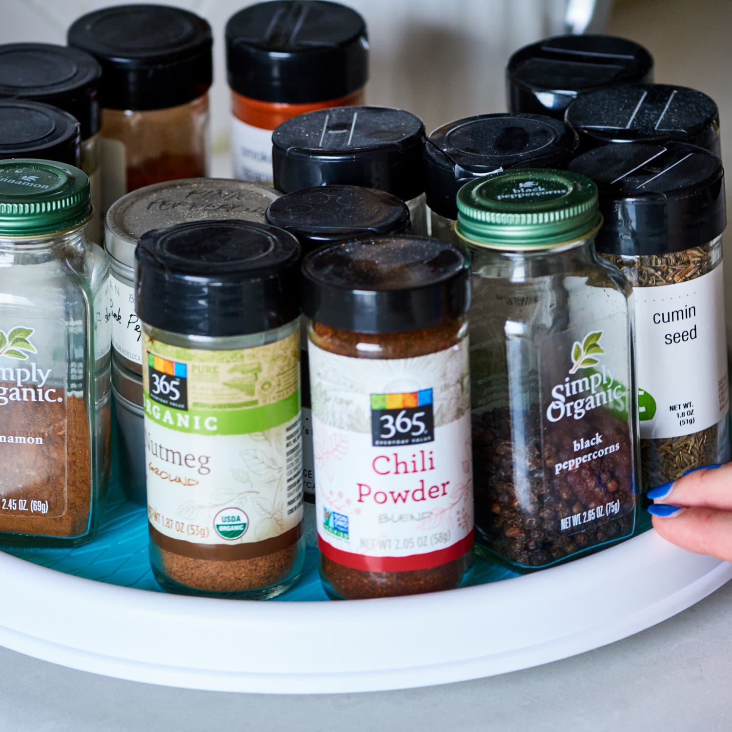 Storing spices cheap in metal containers