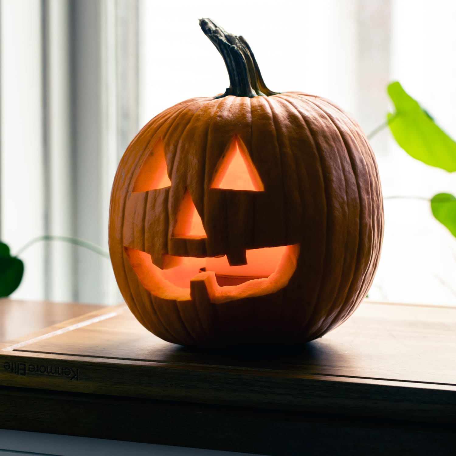 These Brilliant Grandma Tips Makes Carving Pumpkins So Easy The