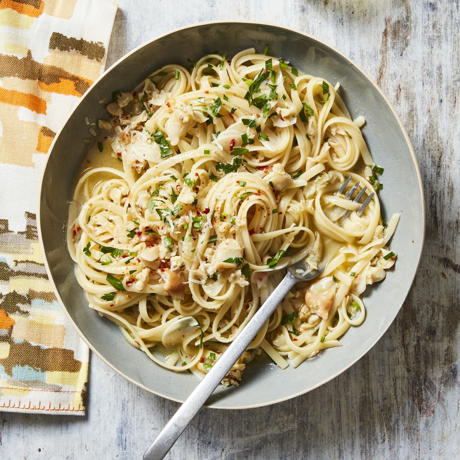 Linguine with sales clam sauce
