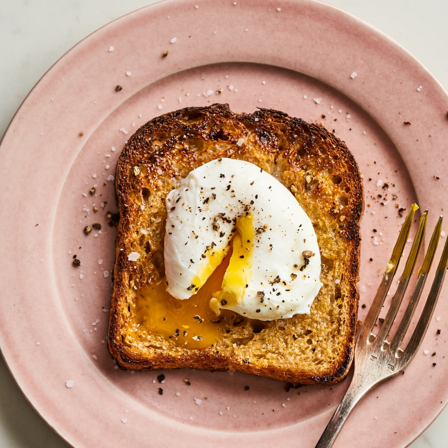 Poached egg on toast cheap