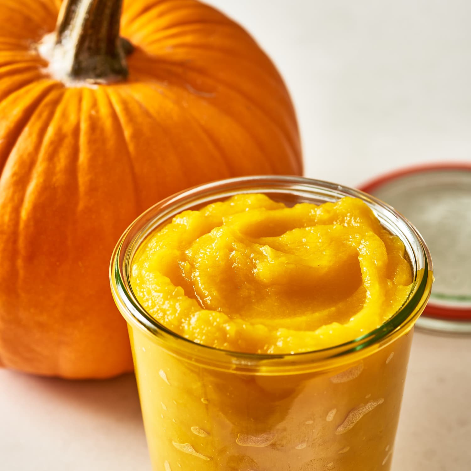 3 Steps for Making Fresh Homemade Pumpkin Pur e from Scratch