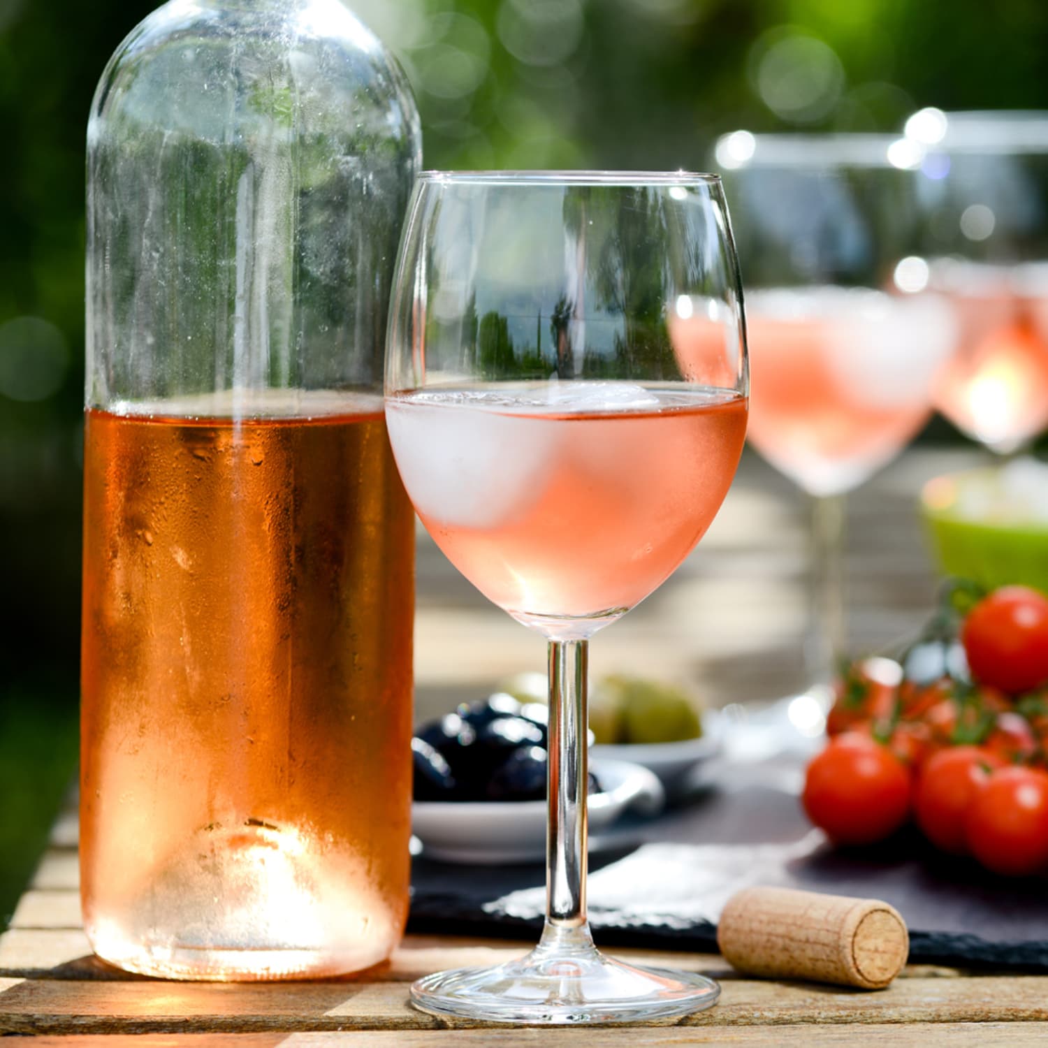 Putting Ice in Your Wine Is Totally Fine Haters The Kitchn