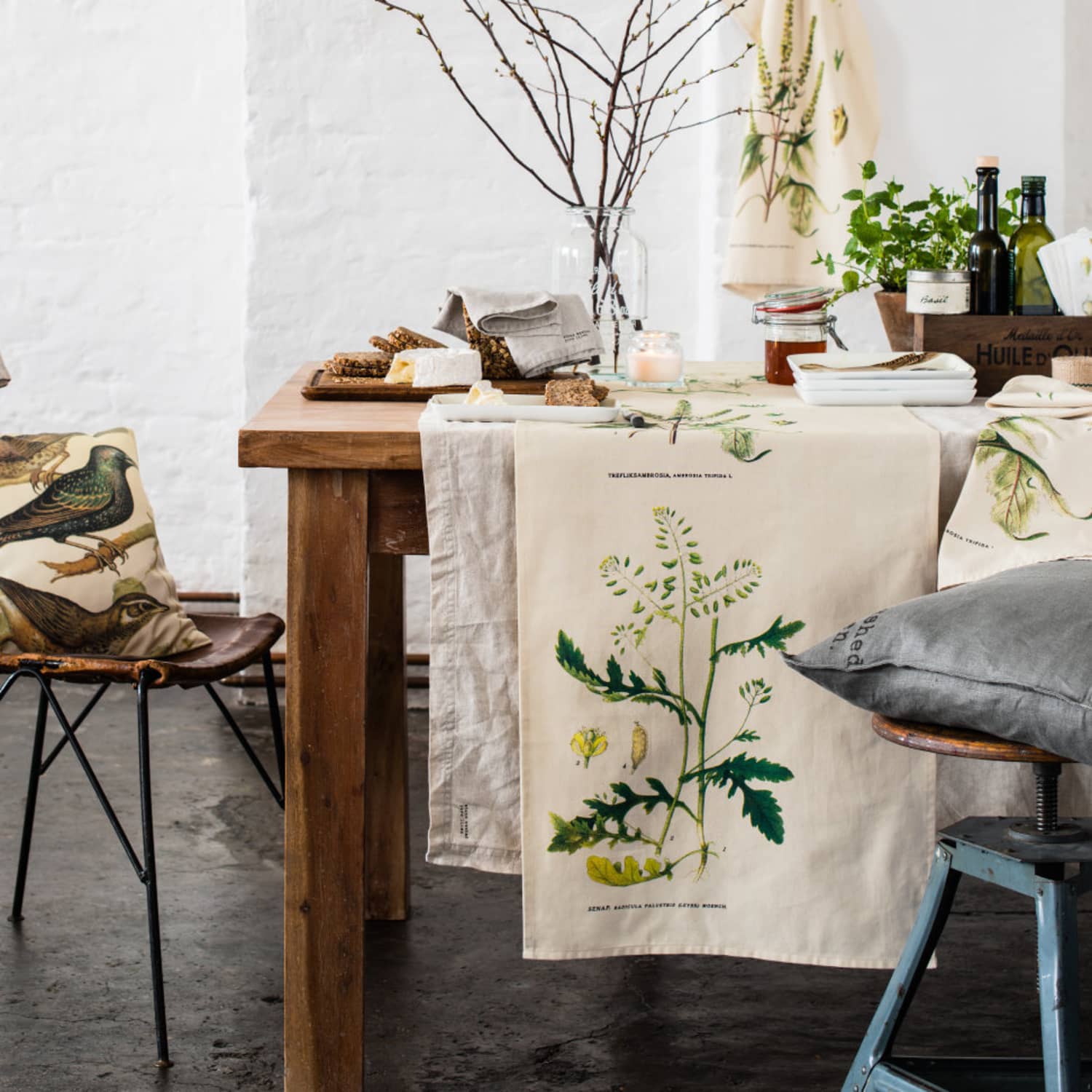 H and hotsell m table runner