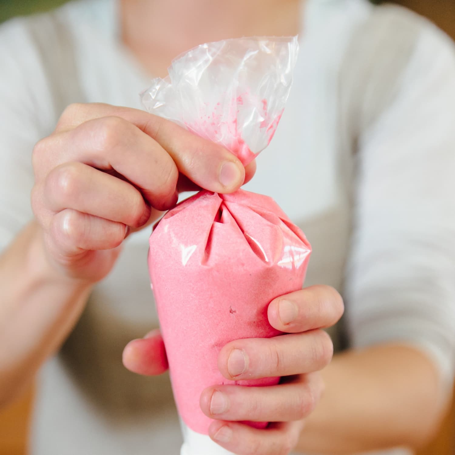 How To Use a Piping Bag