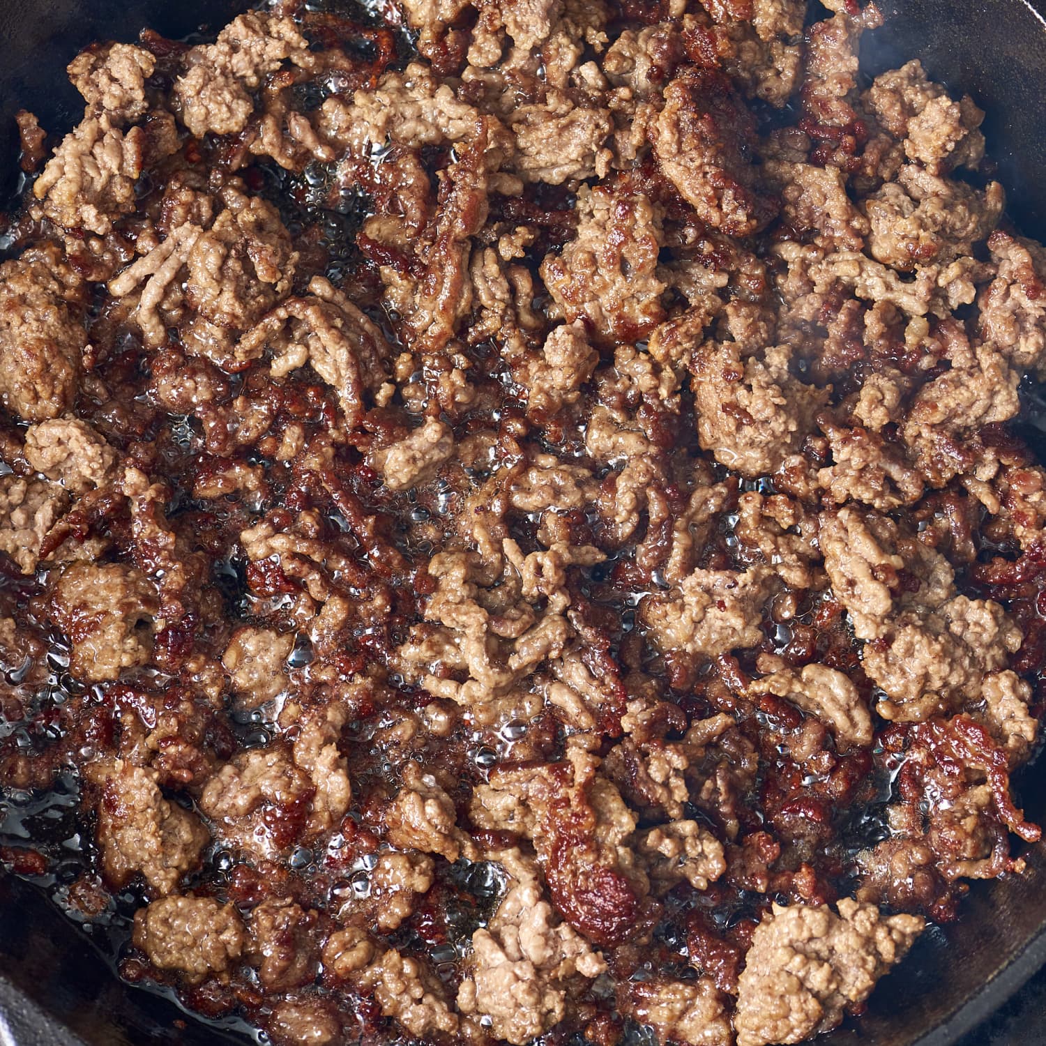 Is cooked ground beef ok for dogs 2025