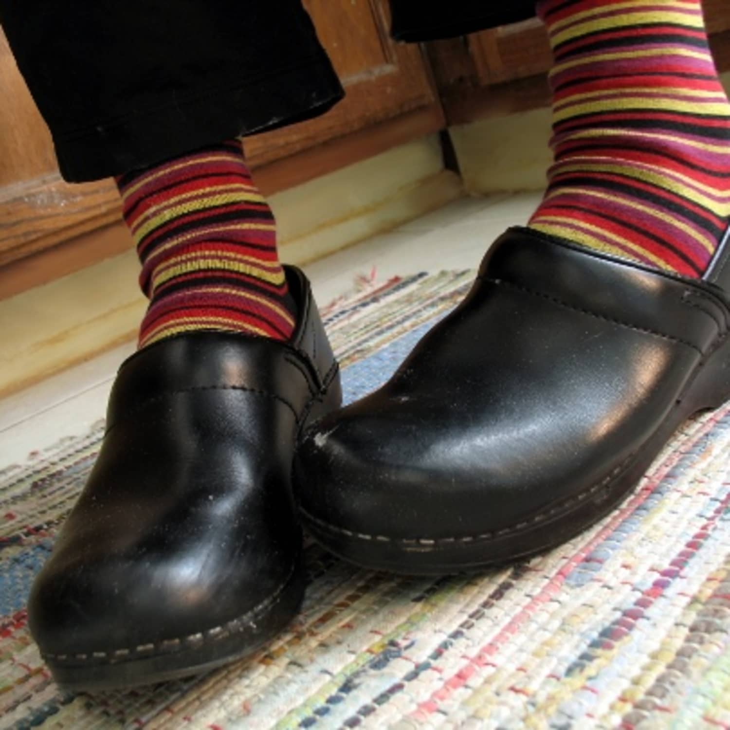 Cook s Footwear What Do You Wear While Cooking The Kitchn