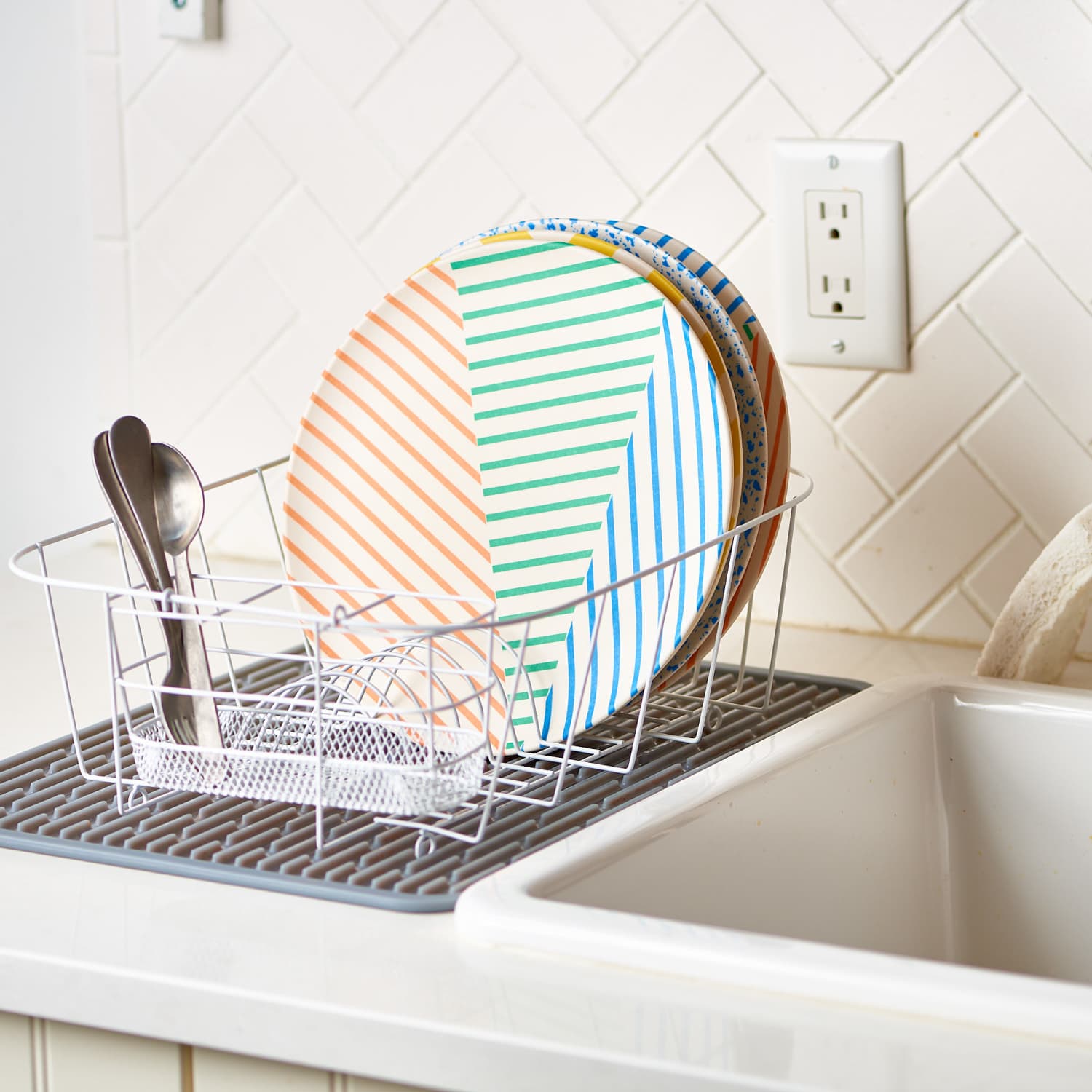 Air drying dishes on sale