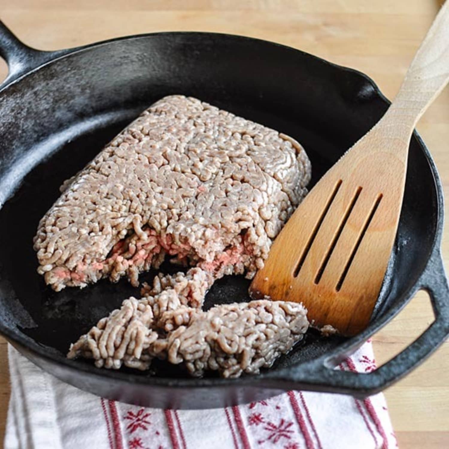 Is raw hamburger meat bad for dogs online