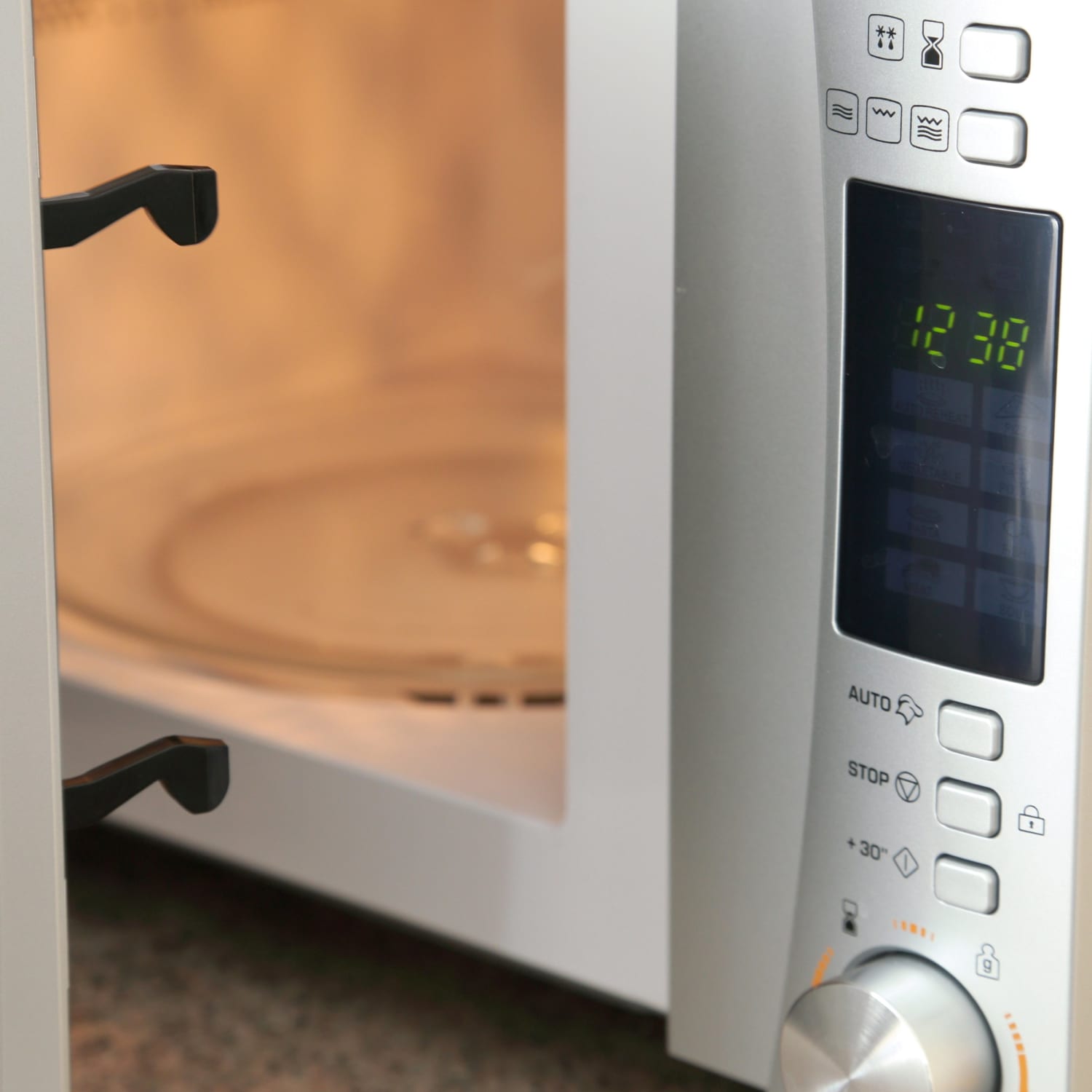 Can you put plastic hot sale wrap in the microwave