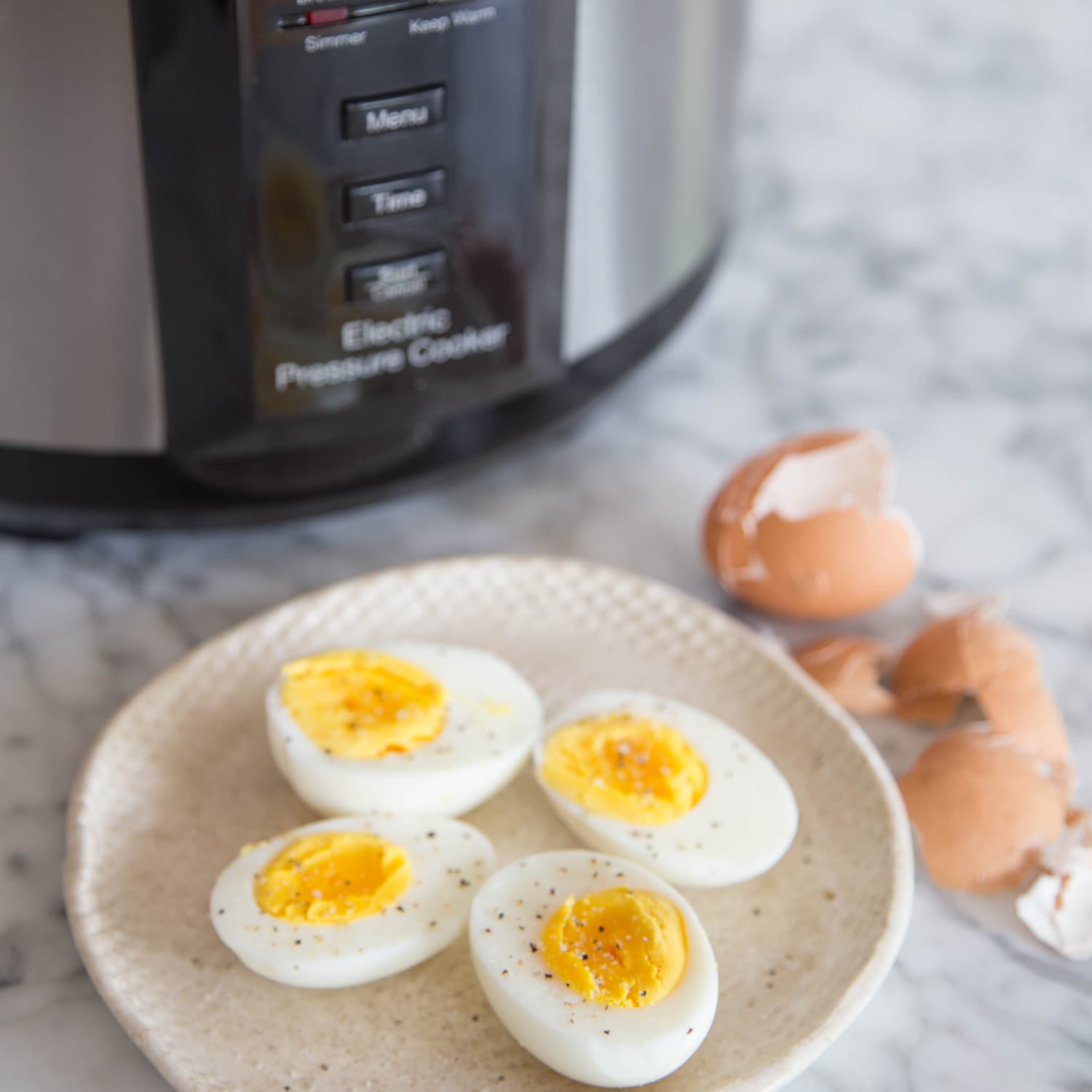 Hard boiled eggs in pressure store cooker without basket