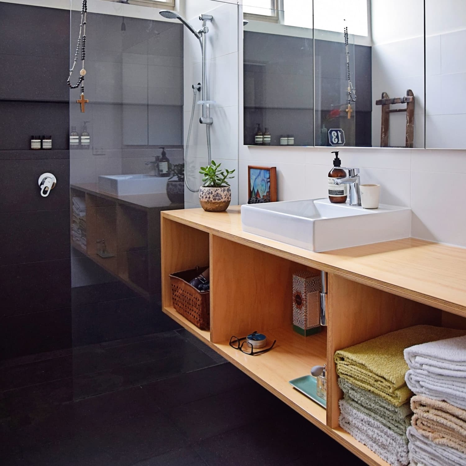 Benefits of Cleaning With a Shower Squeegee | Apartment Therapy