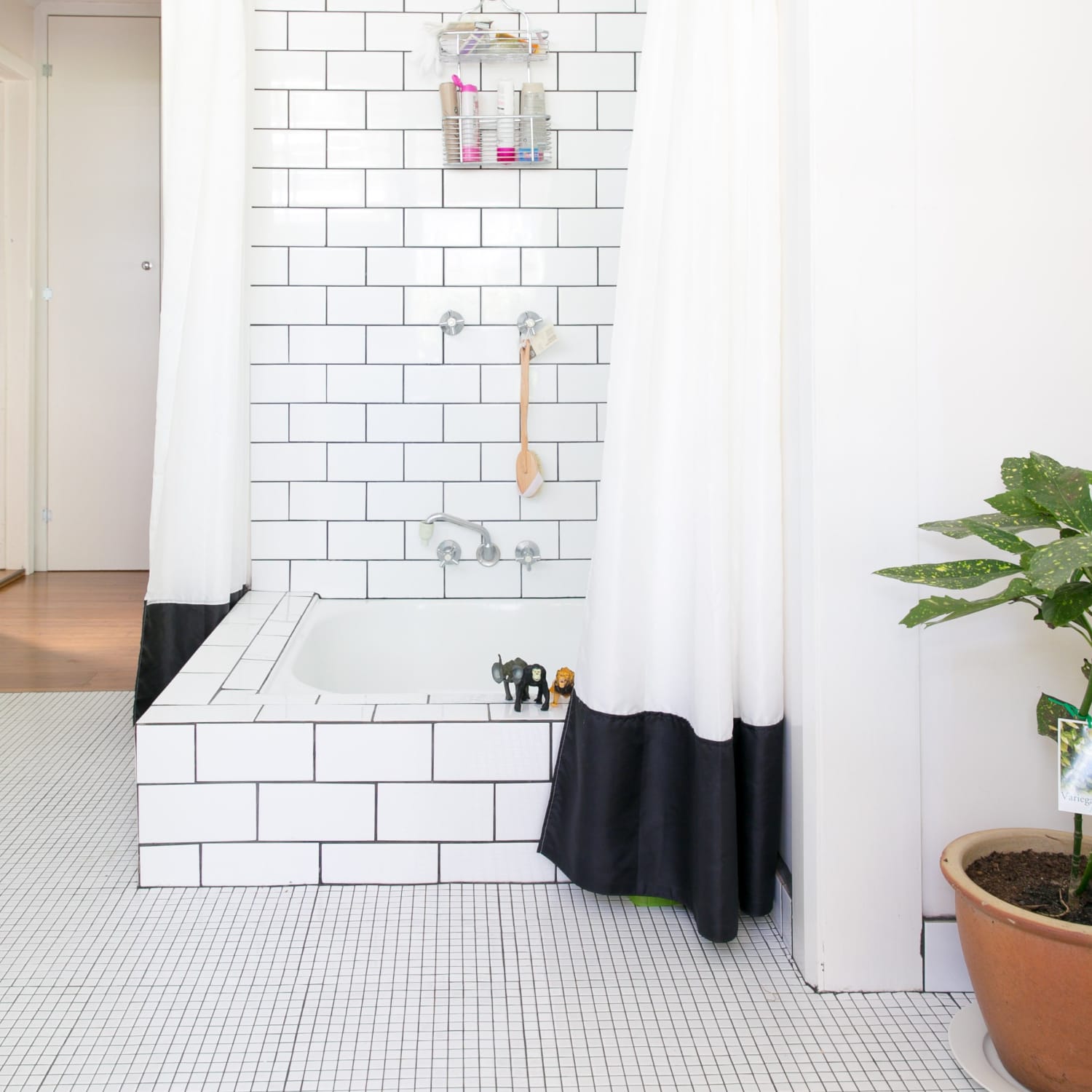 How To Renew Old Gross Grout Make It Look New Again Apartment