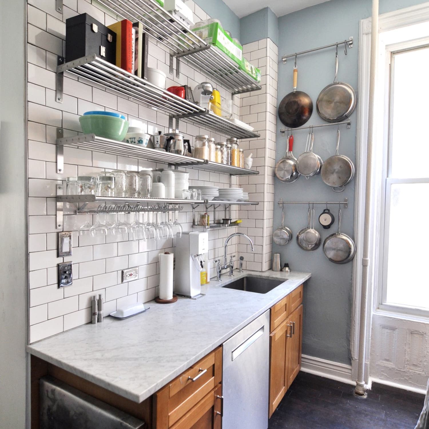 How to organize long and narrow kitchen cabinets