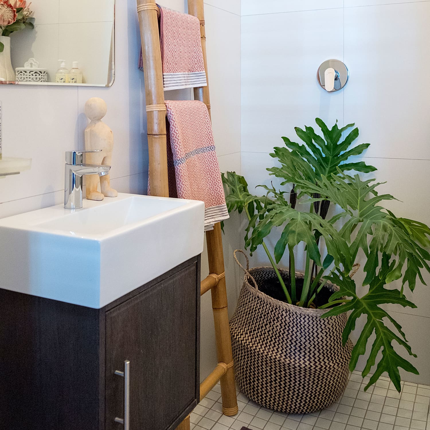 best plants for a windowless bathroom | apartment therapy