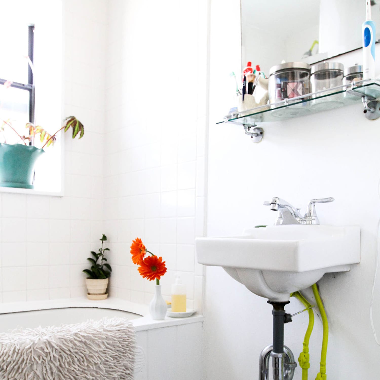How To Clean Bathtub Jets With Basic Household Ingredients