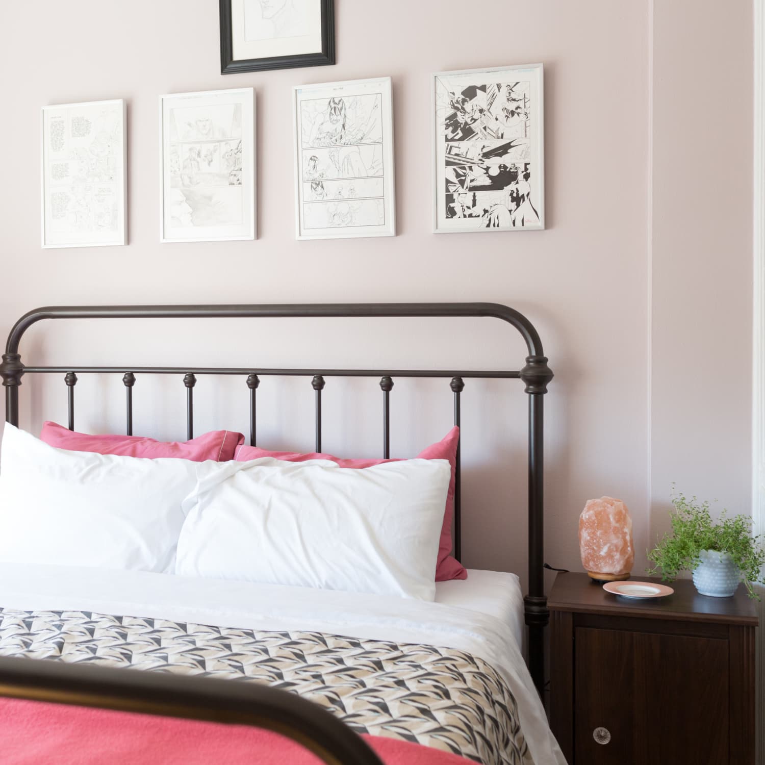 How To Whiten White Sheets With 2 Ingredients Apartment Therapy