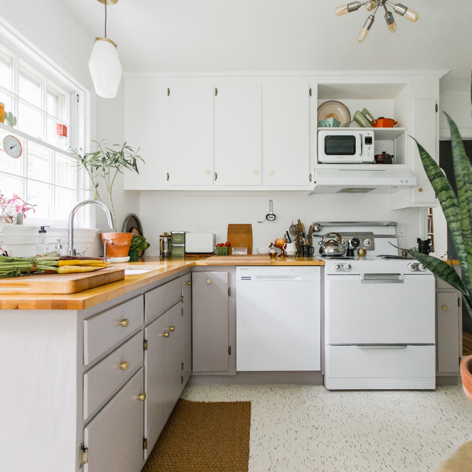 Kitchen Decorating Trends To Avoid 2020 Kitchn See top kitchen paint colors you can copy for your own kitchen from brands like valspar, sherwin williams, martha stewart, and more. kitchen decorating trends to avoid