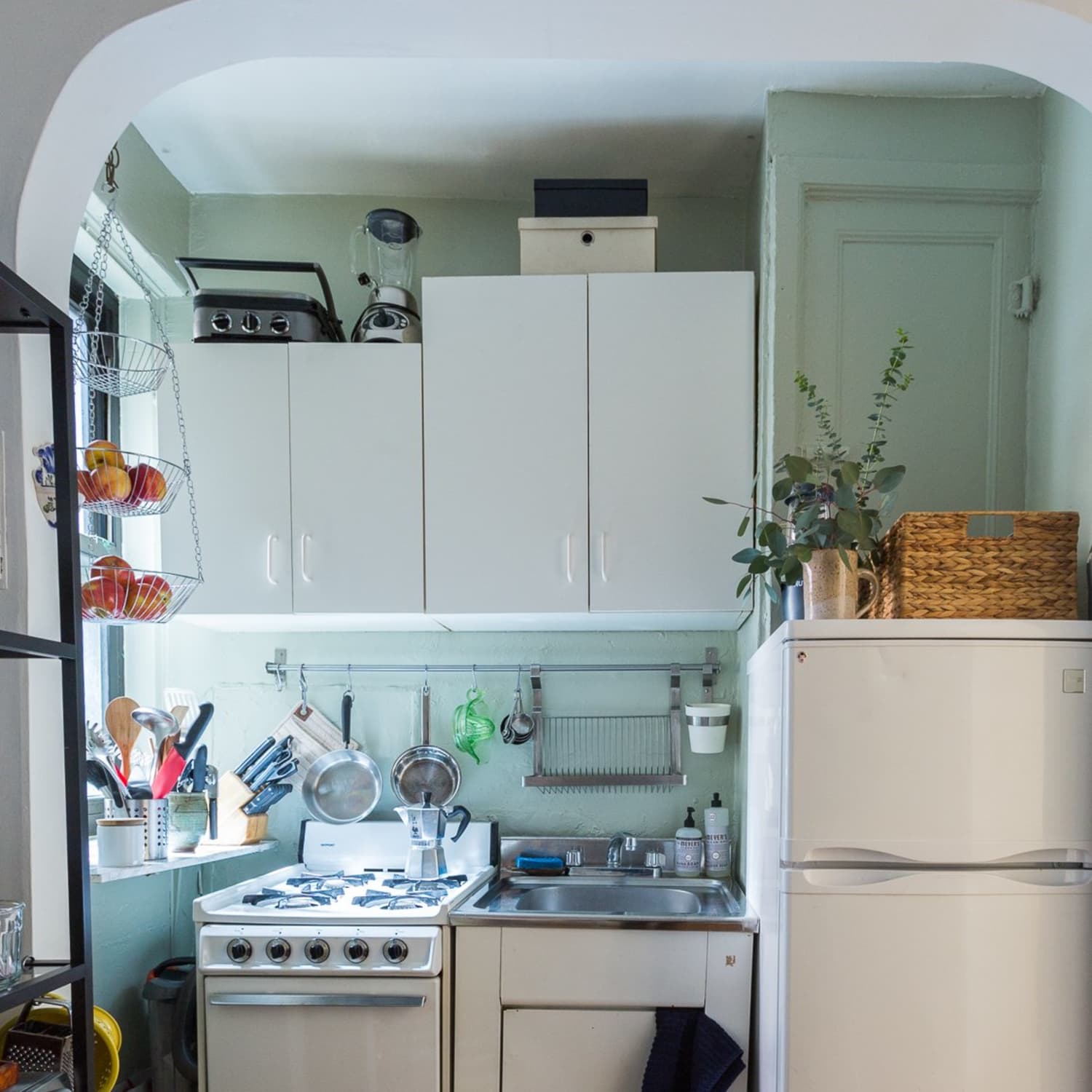 10 Genius Tips For Cooking In A Tiny Kitchen Kitchn