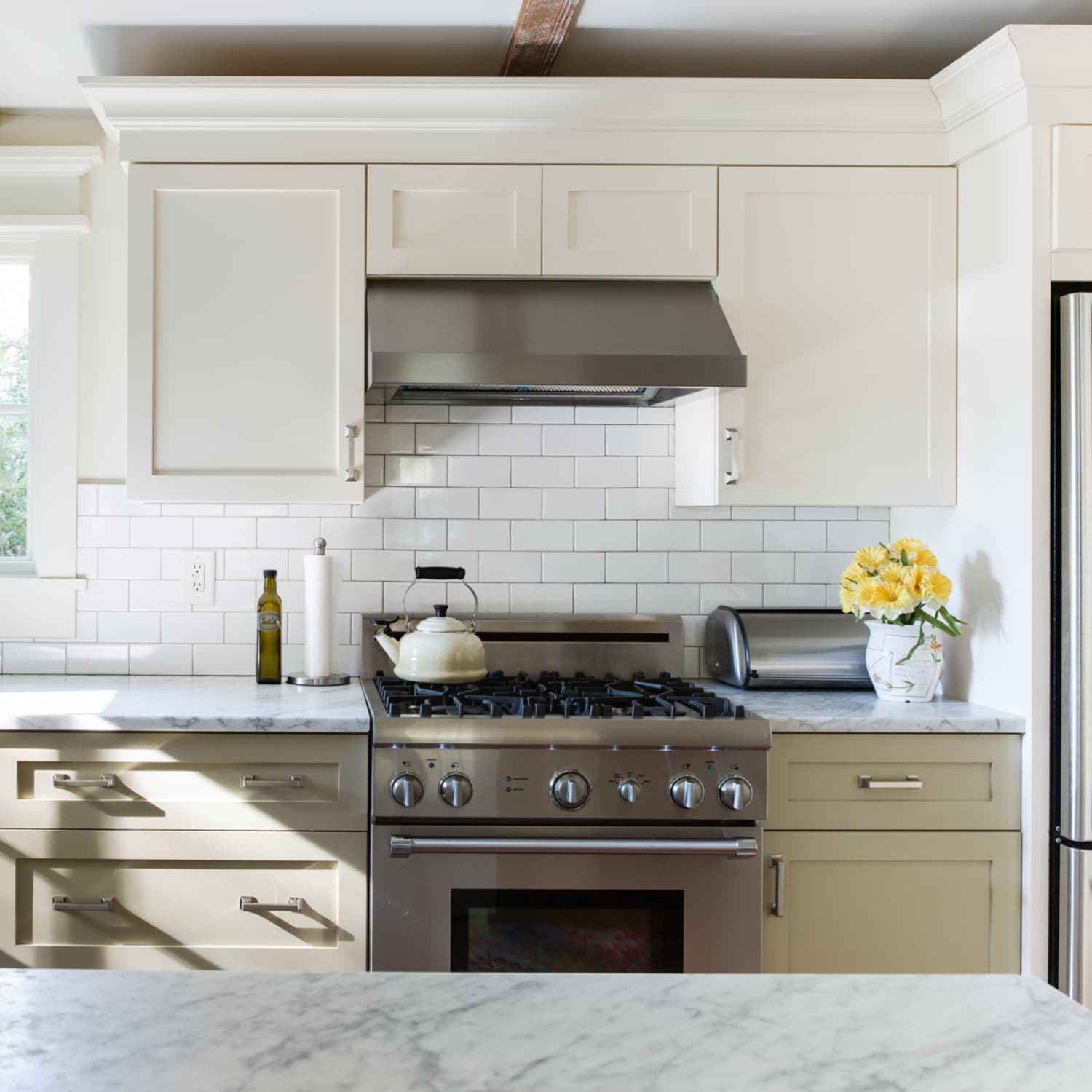 Stainless steel kitchen cabinets: 8 modern examples - COCO LAPINE