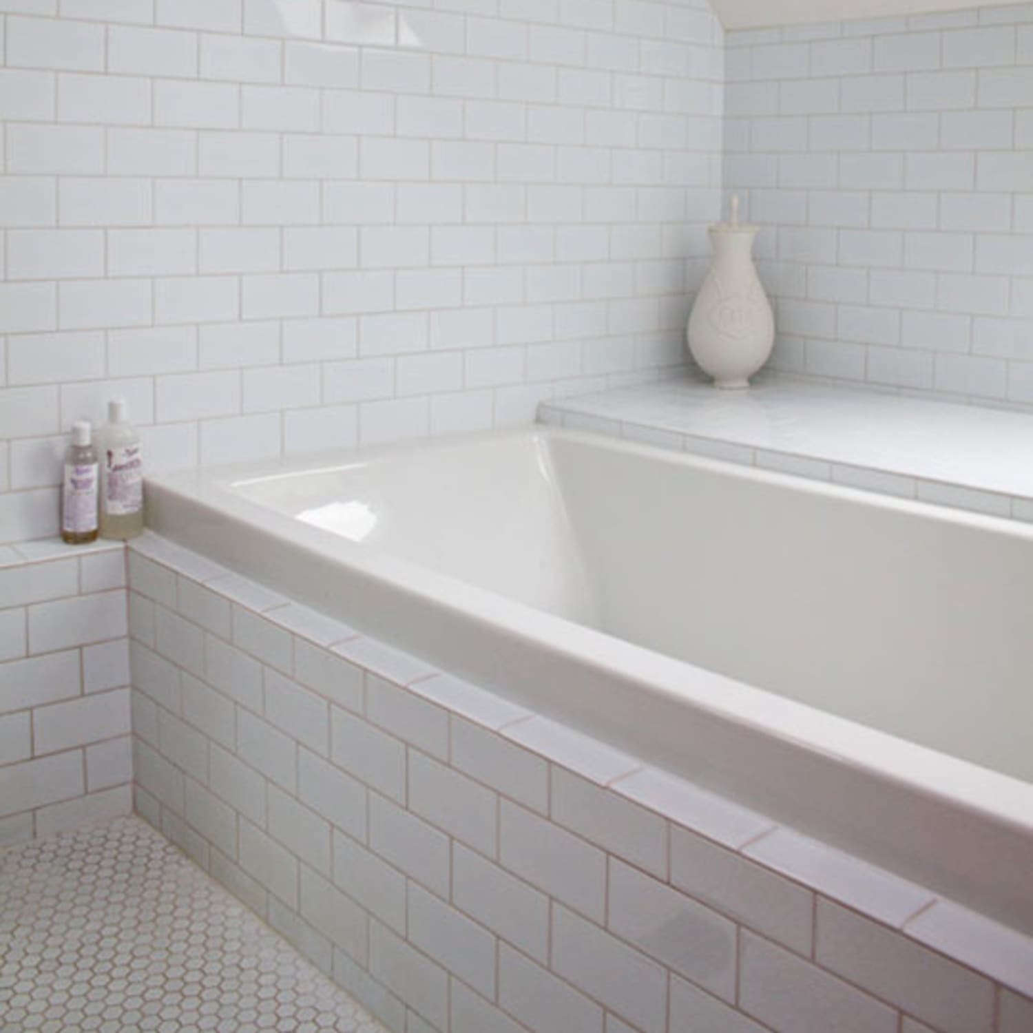 Built In Versus Freestanding Bathtubs Pros And Cons Apartment