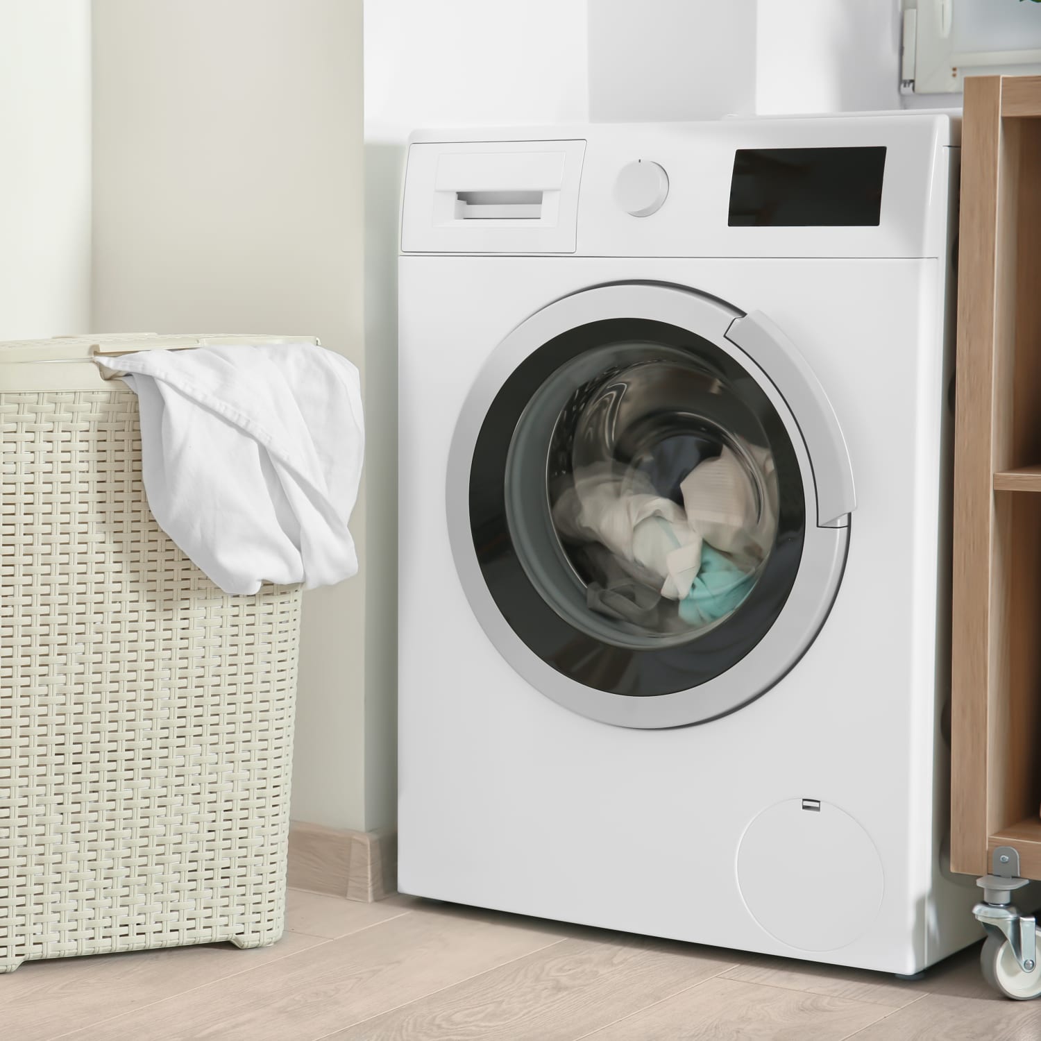 Why Putting a Wet Wipe Into the Washing Machine Can Save You a Ton of Time  and Nerves / Bright Side