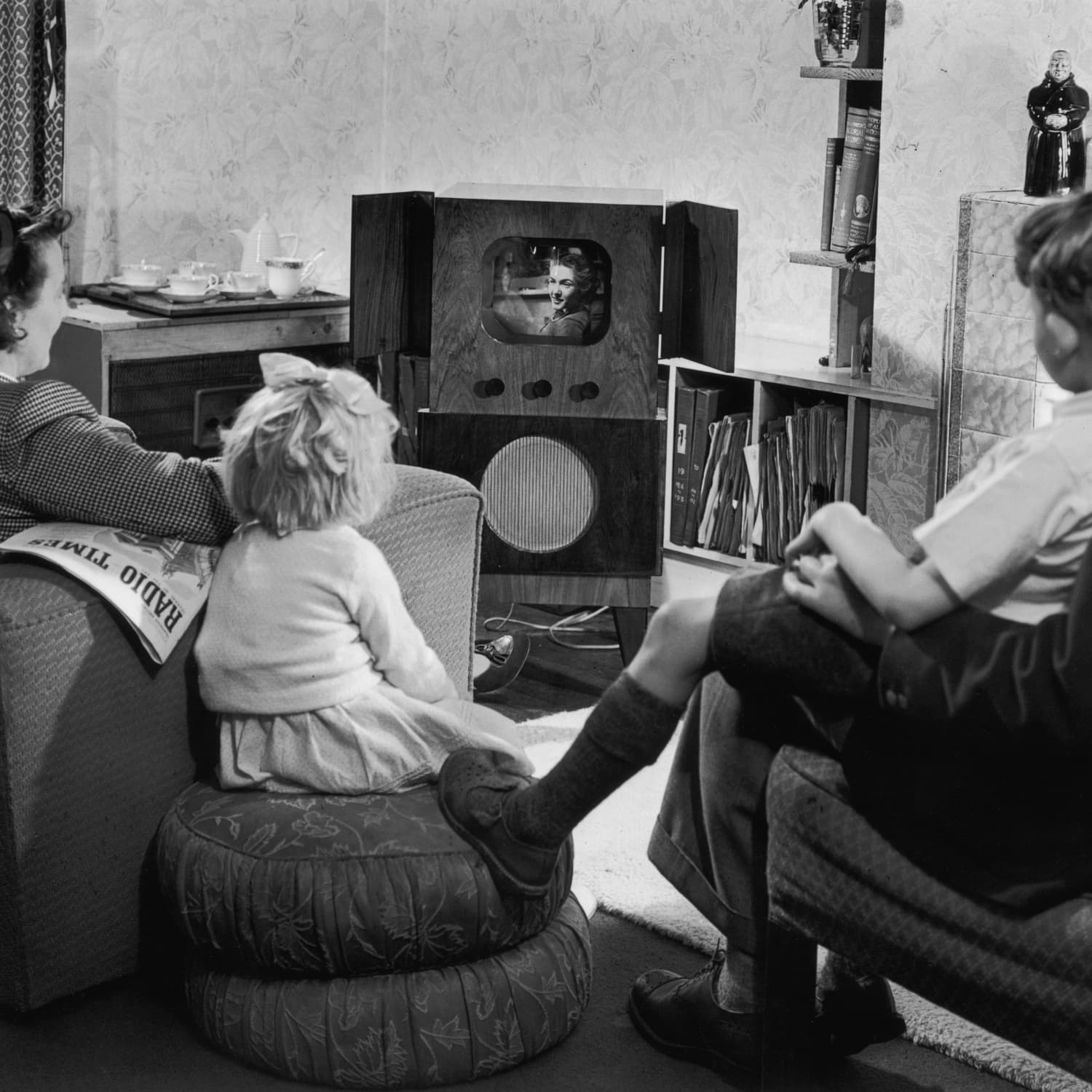 The History of the TV Tray | Apartment Therapy