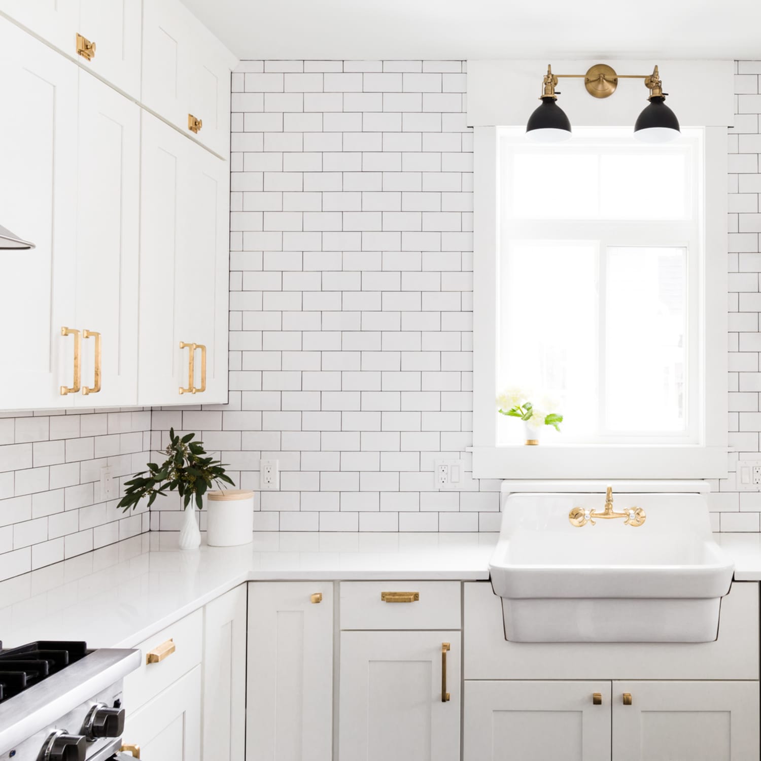 5 Simple Tips to Keep a White Kitchen Clean - Domestically Blissful
