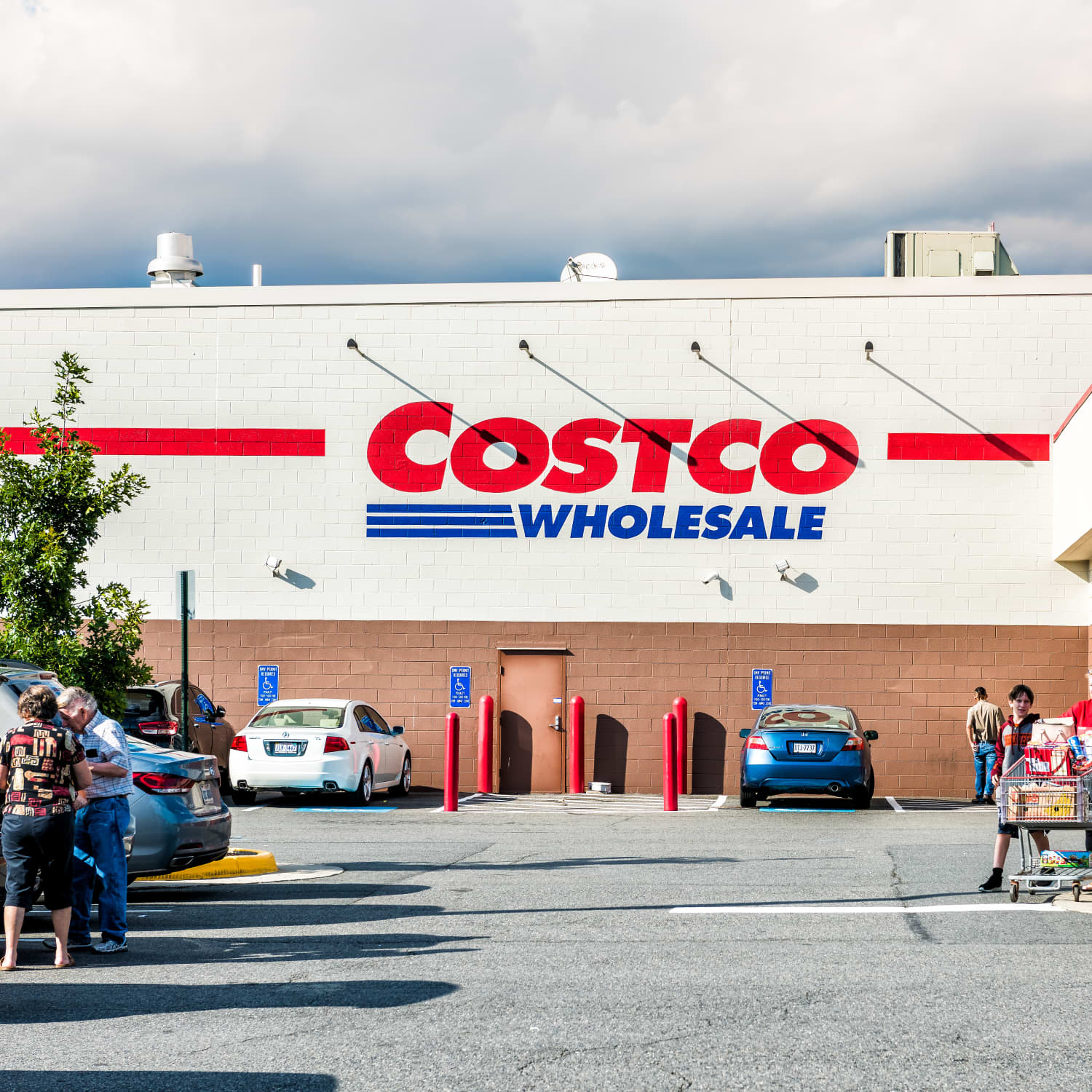 Space Saving Collapsible Laundry Basket at Costco!