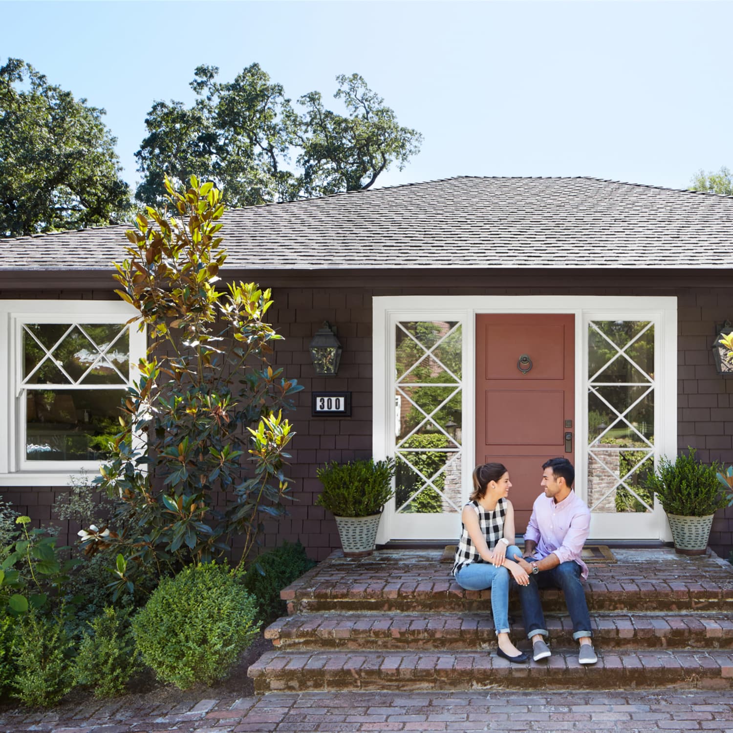 Should i buy a outlet house or invest in stocks