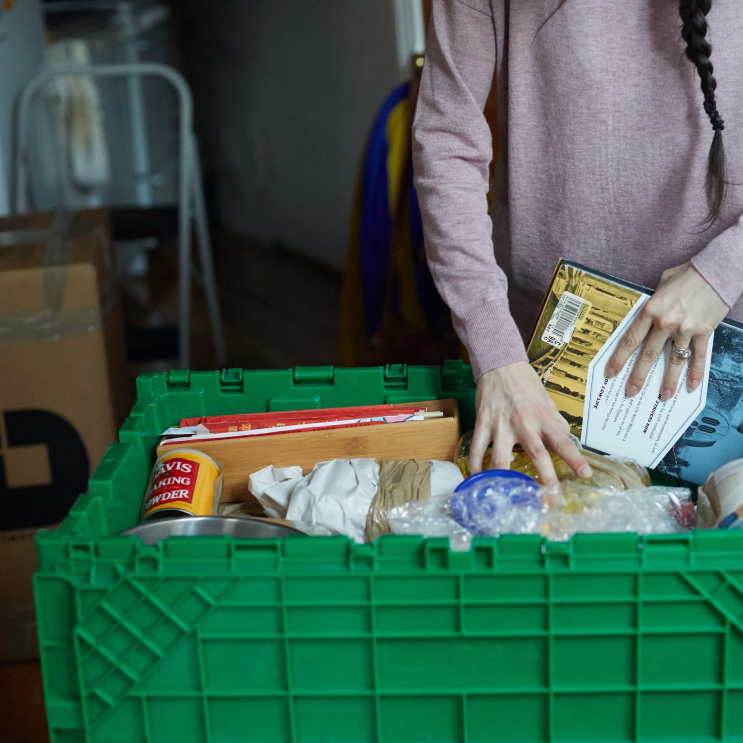 The Pros and Cons of Using Plastic Moving Boxes Apartment Therapy