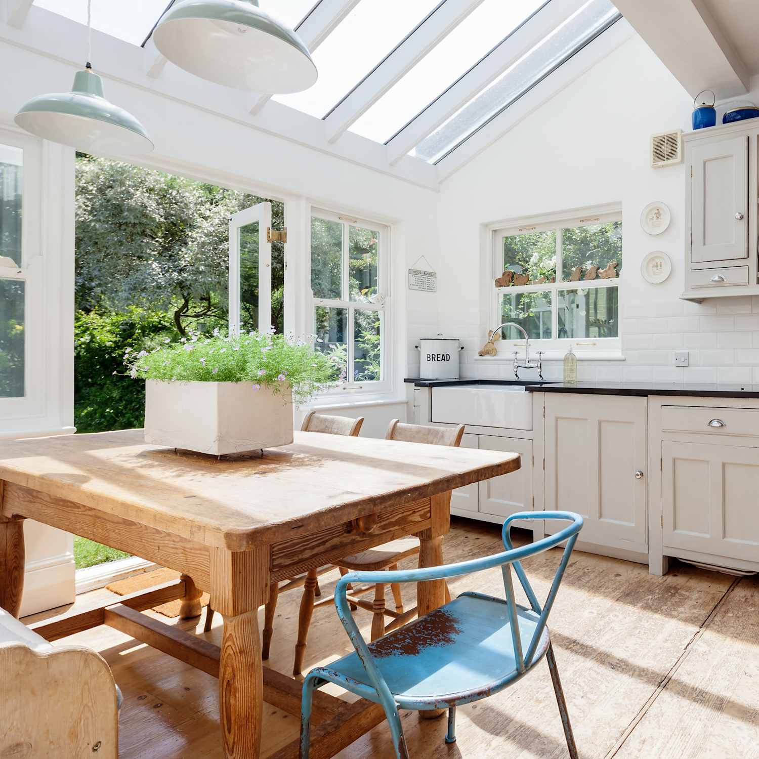 洋書 new country KITCHENS What are your thoughts about this country kitchen? | Facebook
