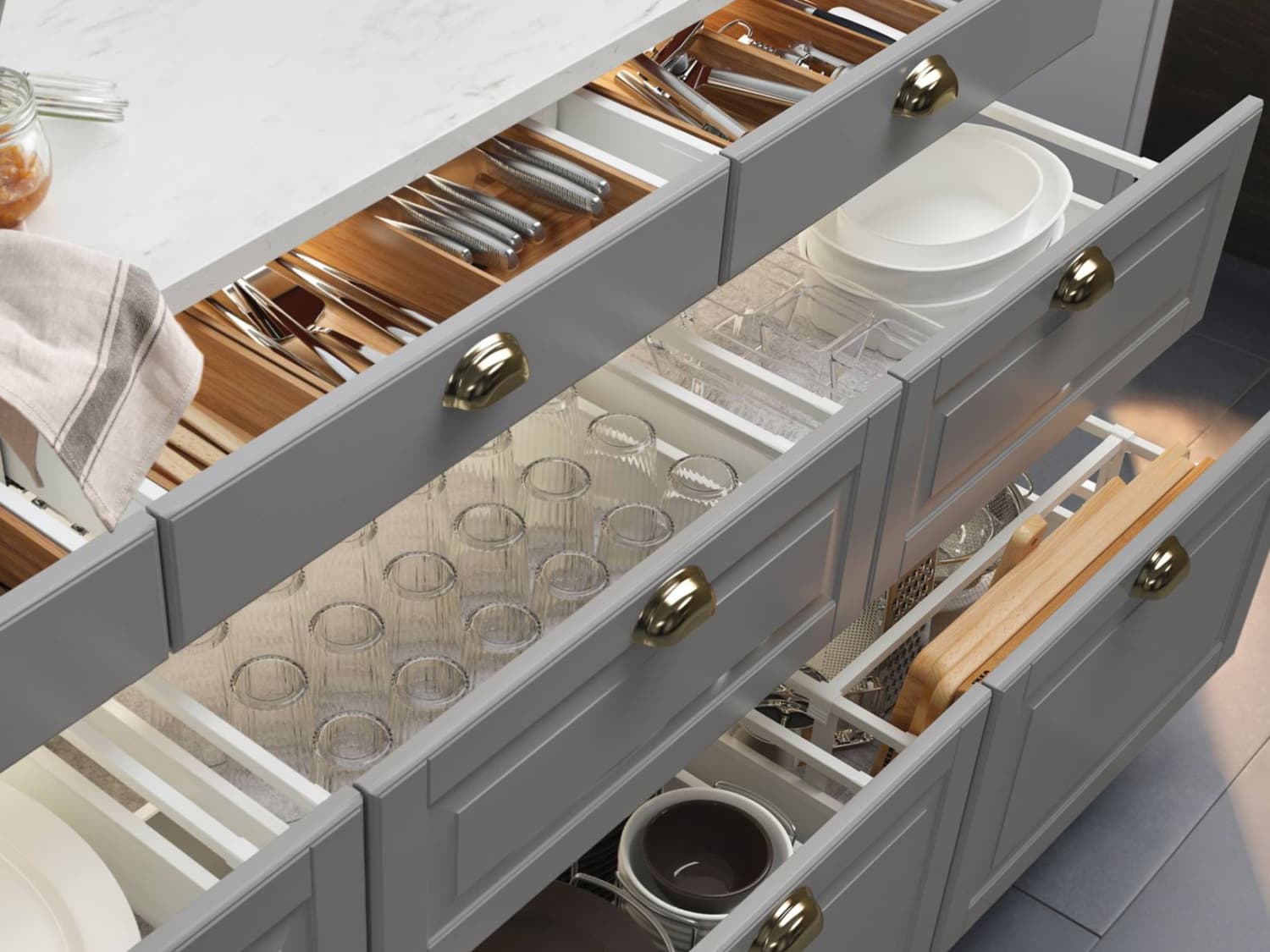 Kitchen Cabinets Versus Drawers - Pros, Cons