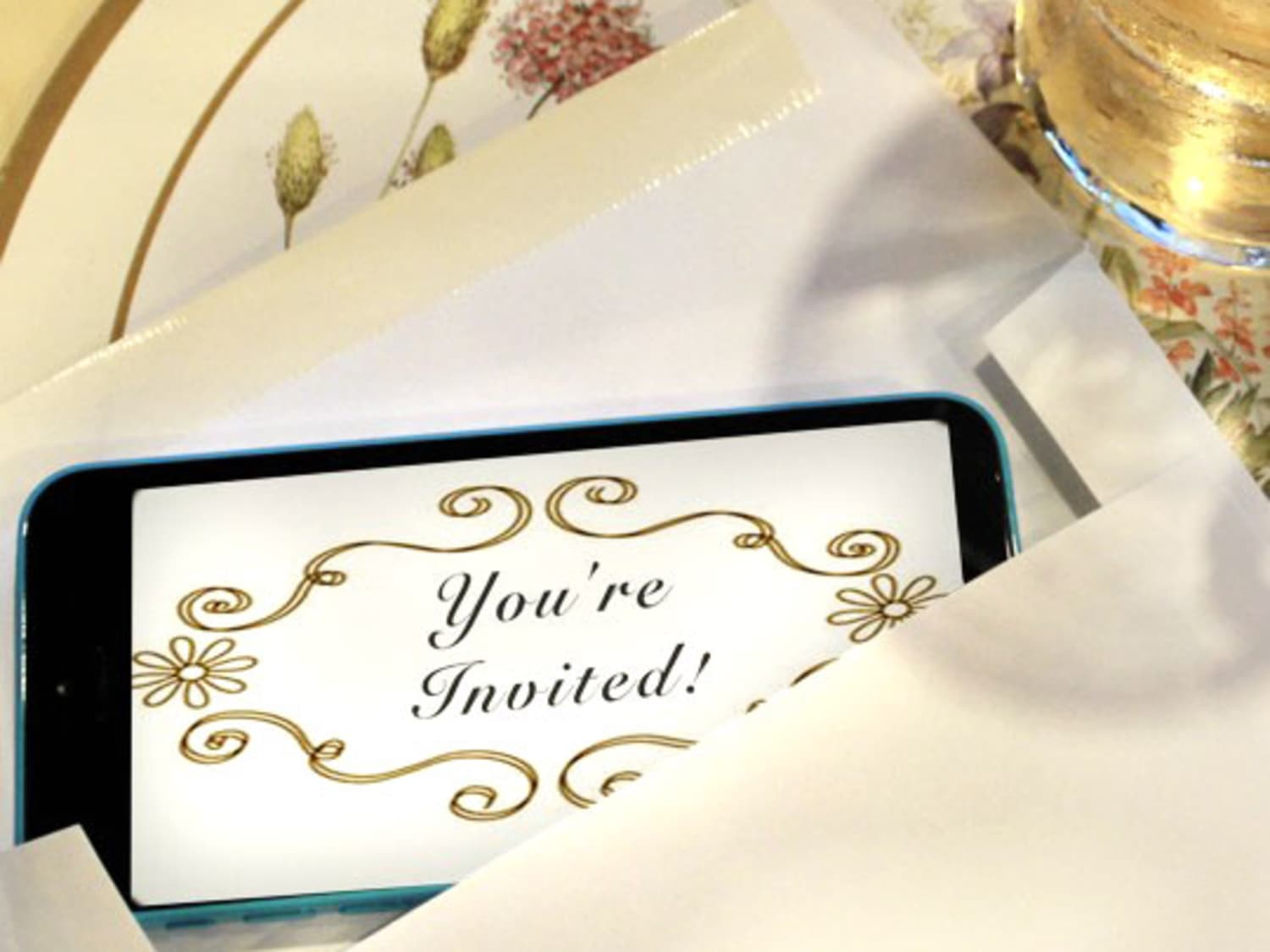 6 Ways To Send Party Invitations Right From Your Phone Apartment
