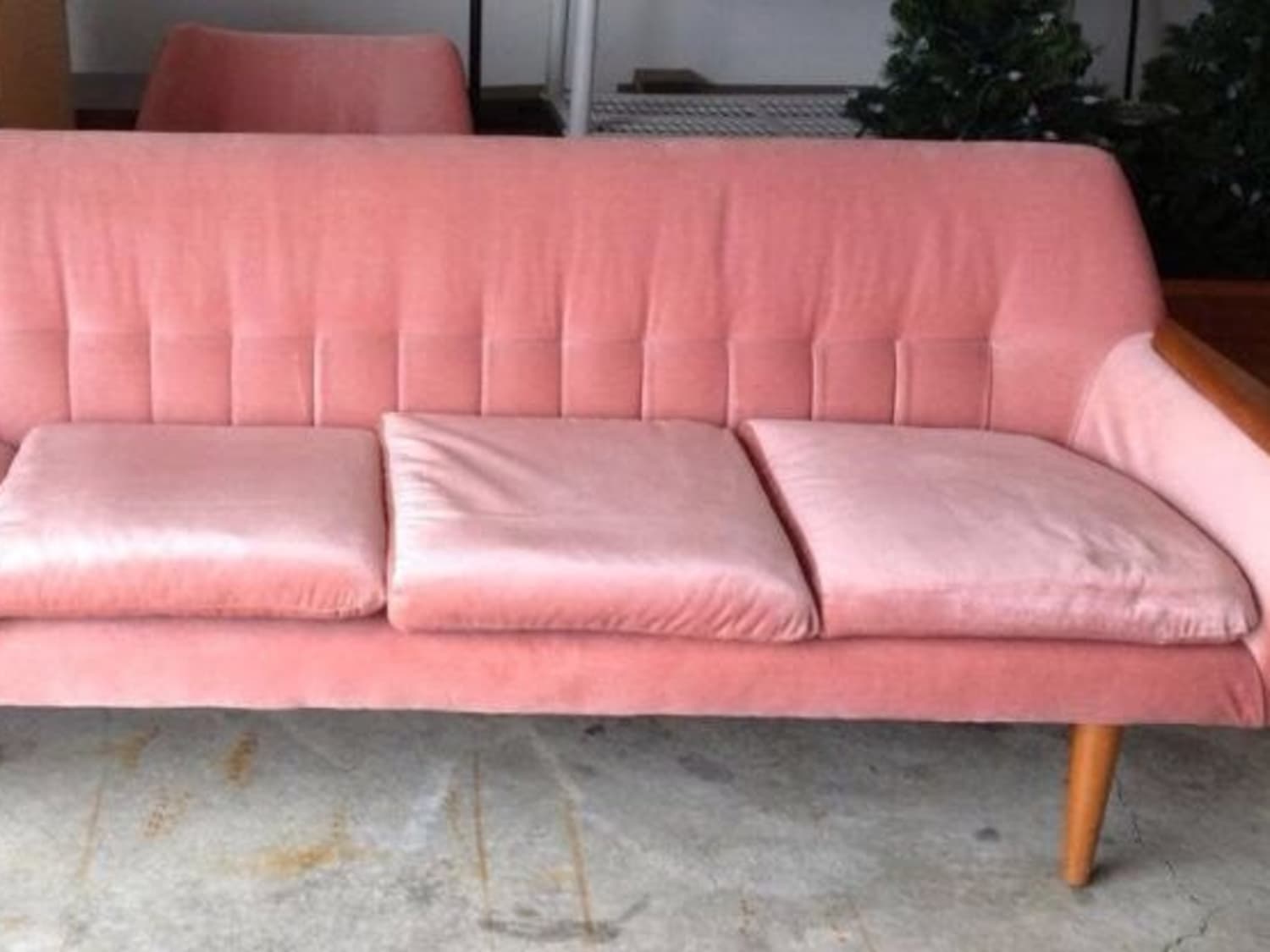 Do I Love This Pink Craigslist Sofa Enough Apartment Therapy