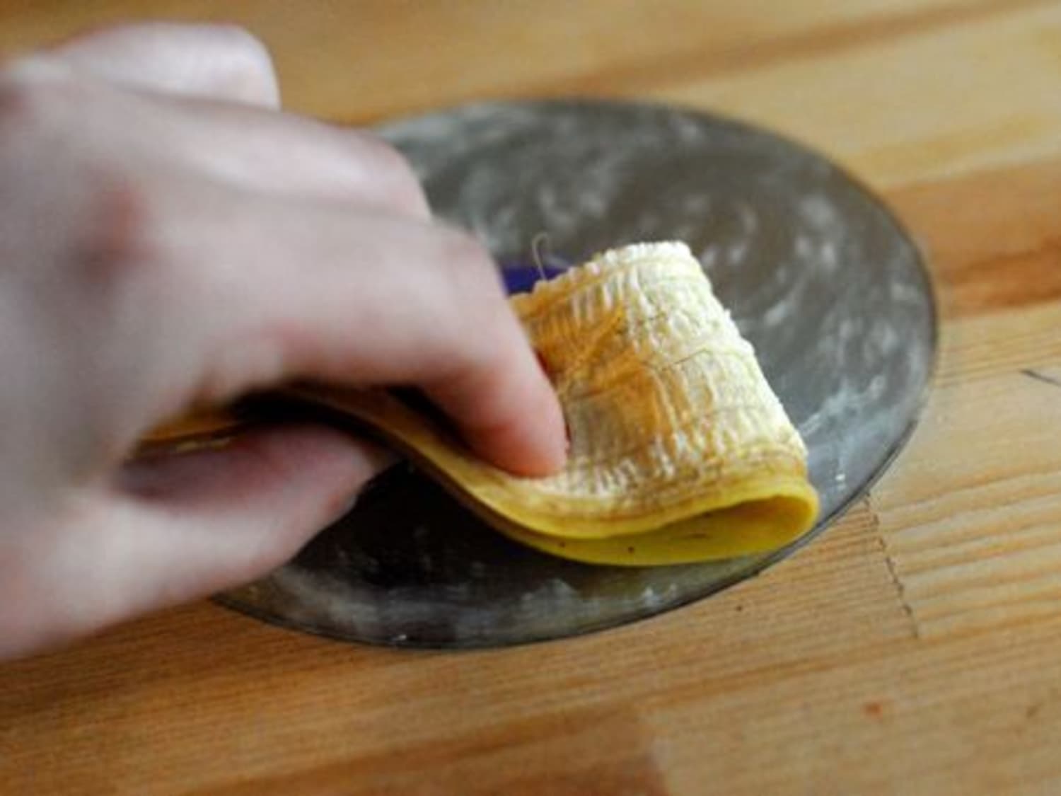 How To Fix Scratched Dvds & Cds Using Common Household Ingredients |  Apartment Therapy