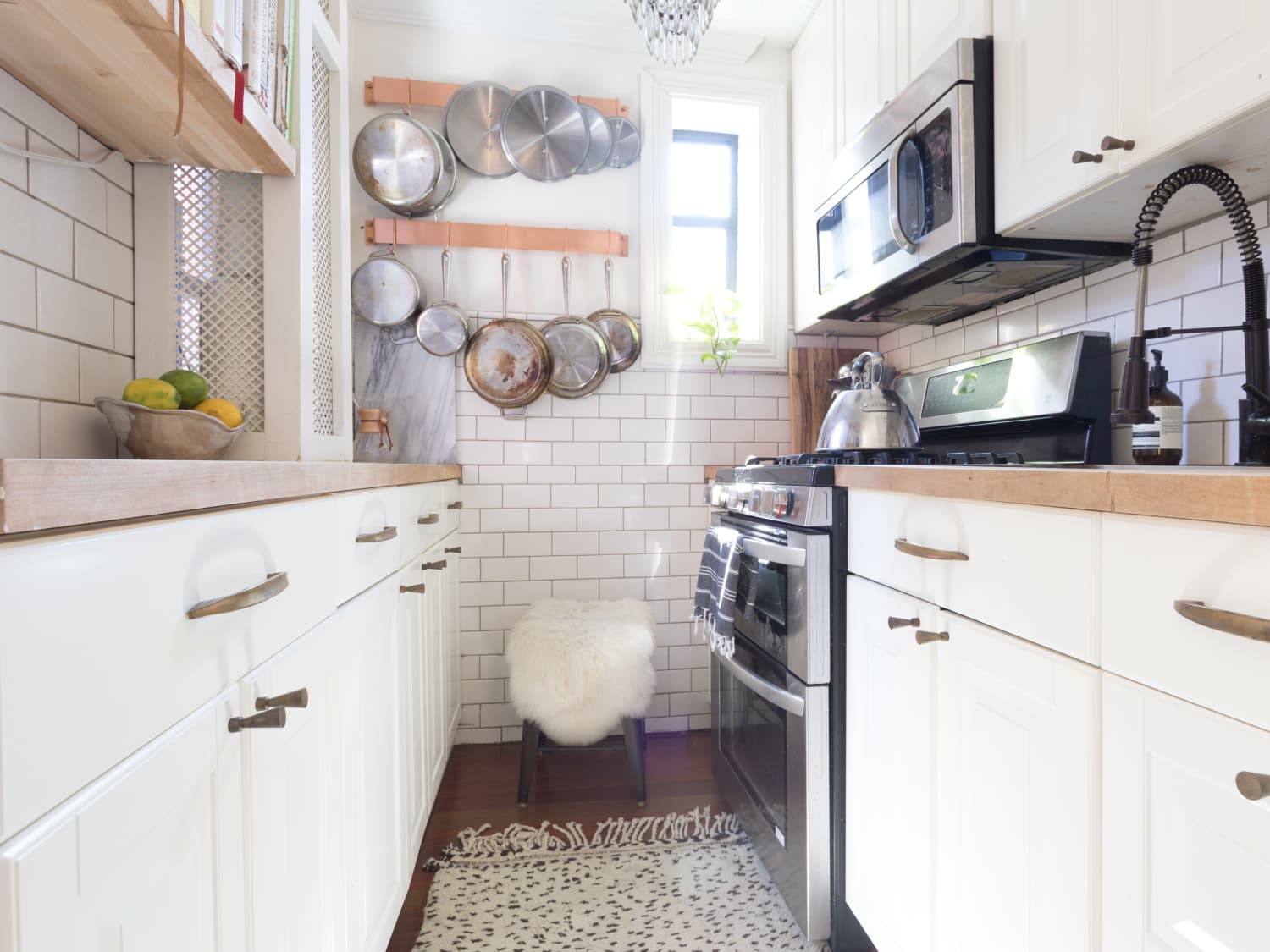 Teeny, Tiny NYC Kitchen Inspiration | Apartment Therapy, image size:1500x1125