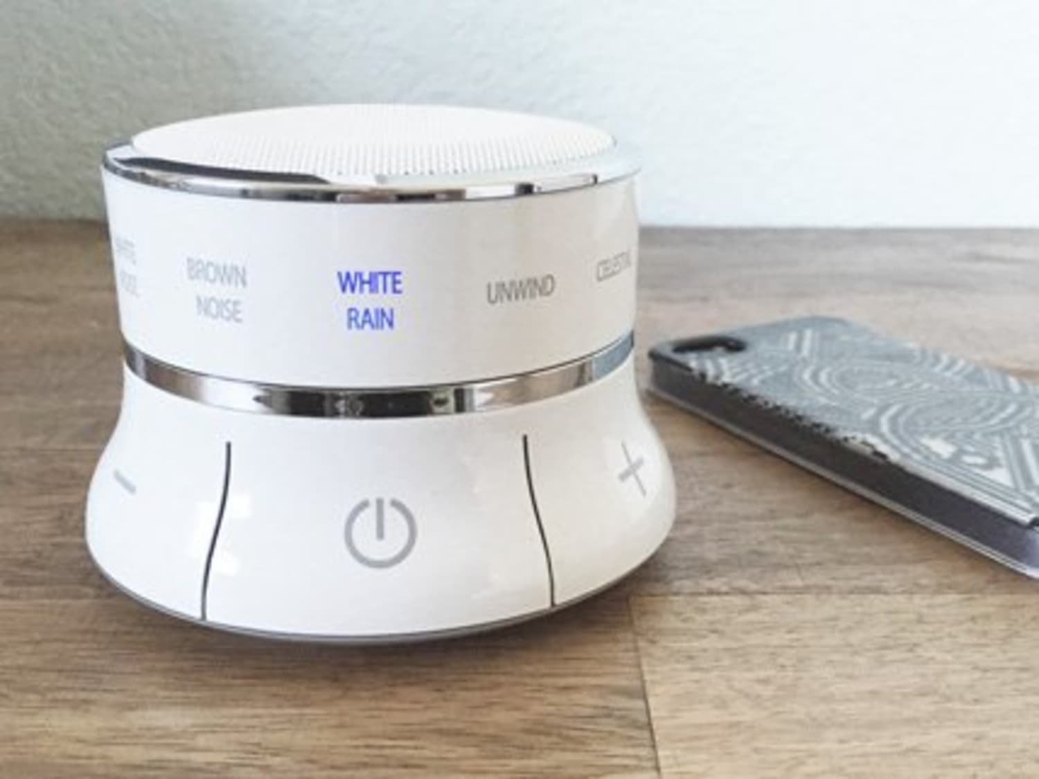 Brookstone S Tranquil Moments Portable Sleep Machine Apartment Therapy