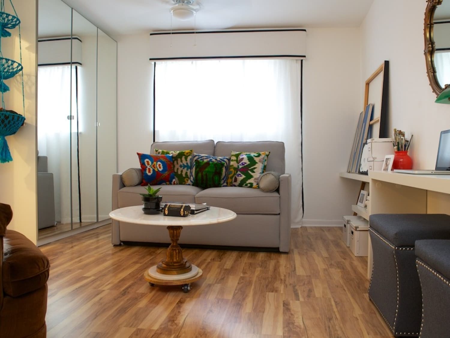 House Tour A Smart 300 Square Feet Austin Apartment Apartment Therapy