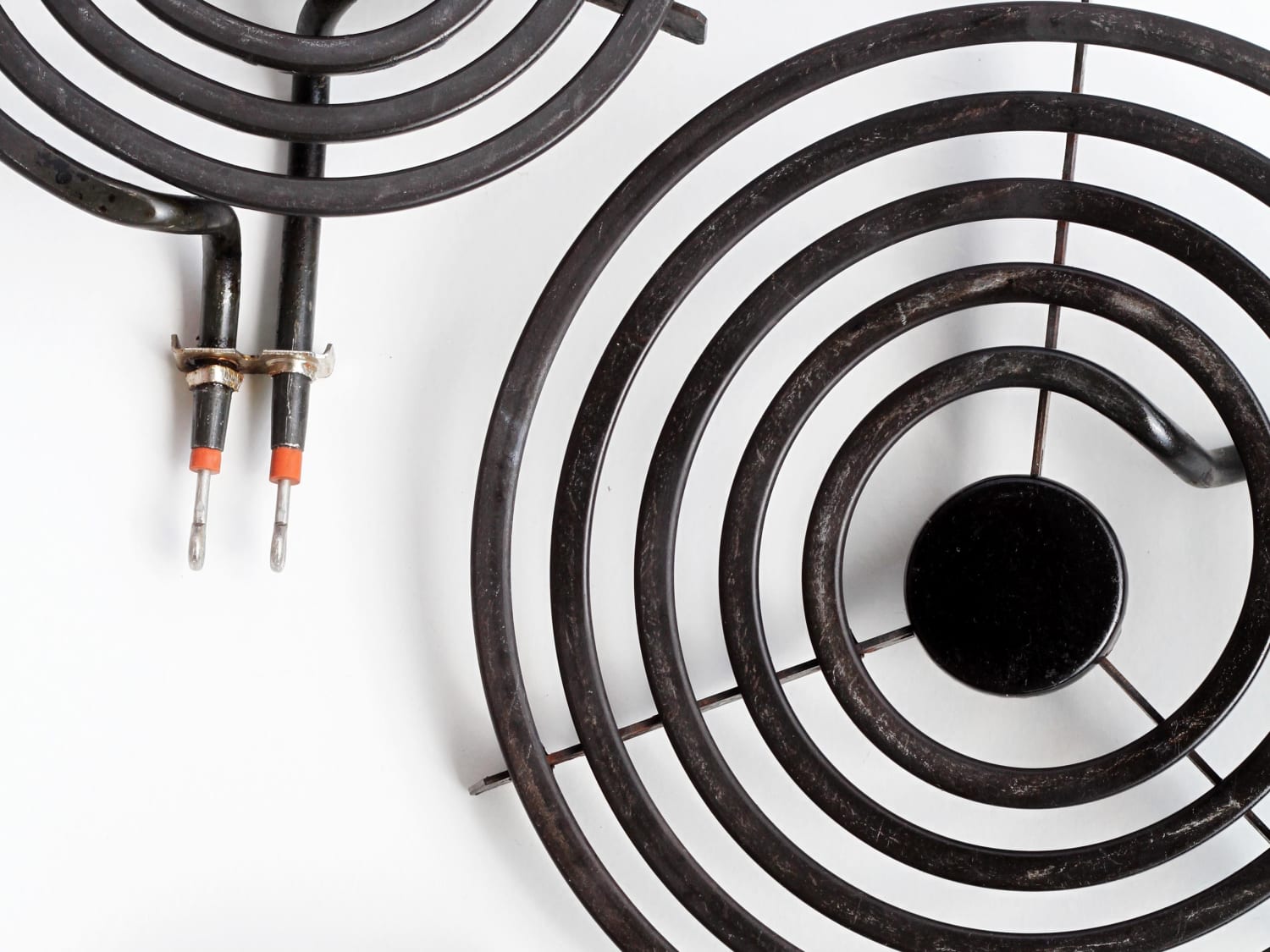 How to Get Burnt Food Off an Electric Coil Cooktop