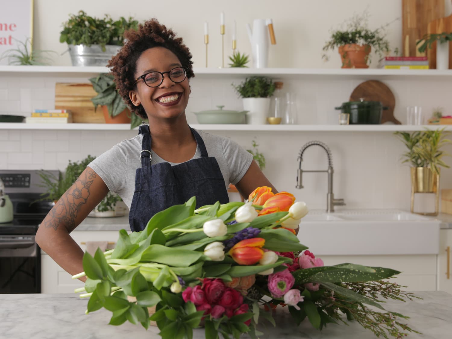 How to Make a Flower Arrangement Using the DIY Floral Grid