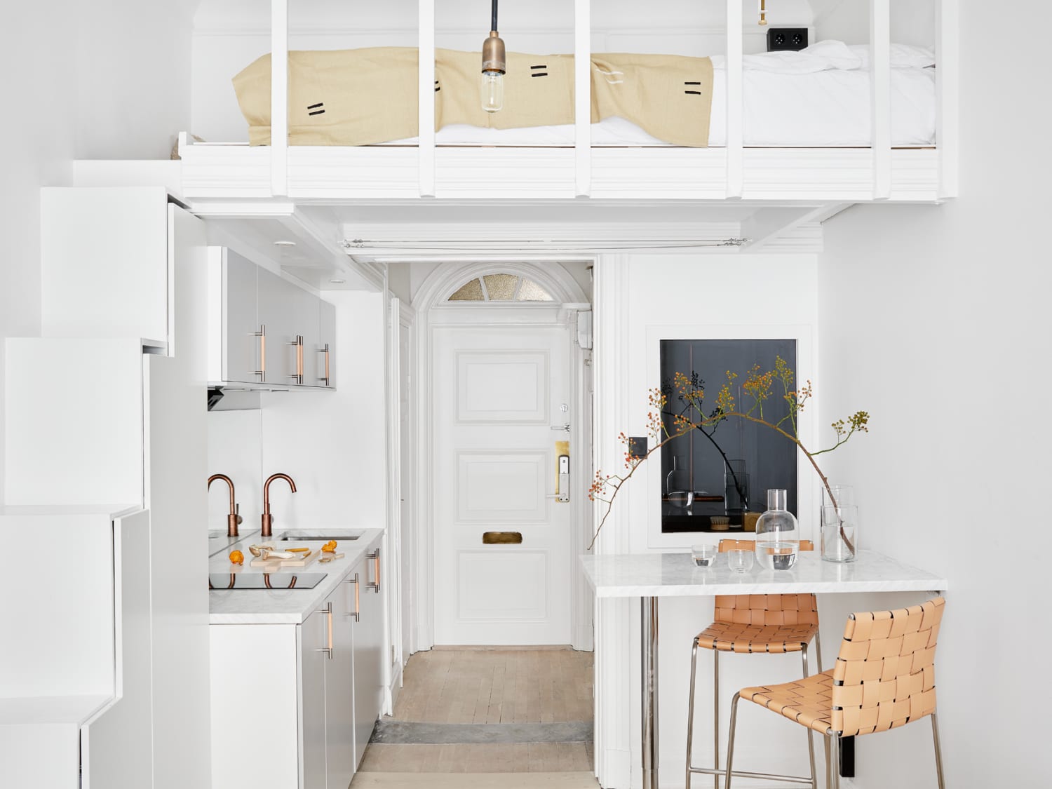 duidelijk zweer troon Could You Live in Under 200 Square Feet? | Apartment Therapy