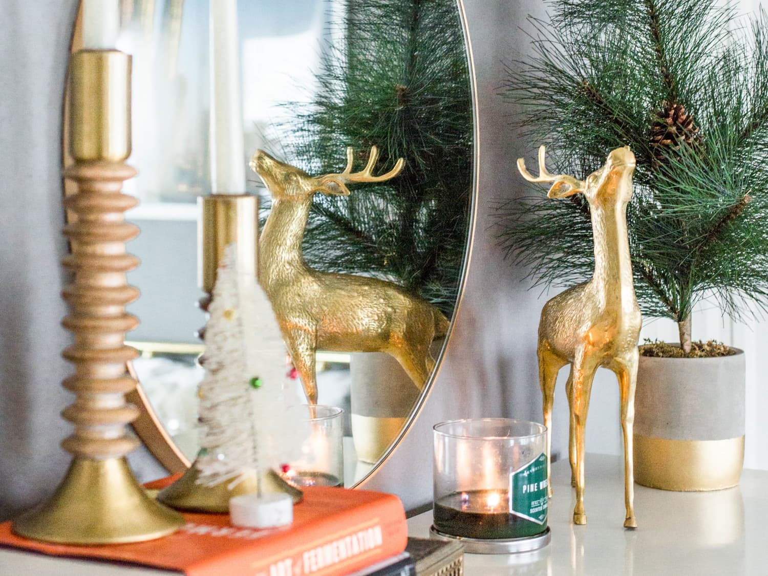 22 Christmas Decor Ideas for Small Spaces \u0026 Apartments | Apartment Therapy, image size:1500x1125