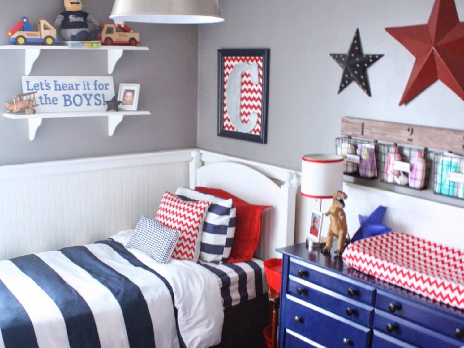 red-white-blue-boy-bedroom - The Glam Pad