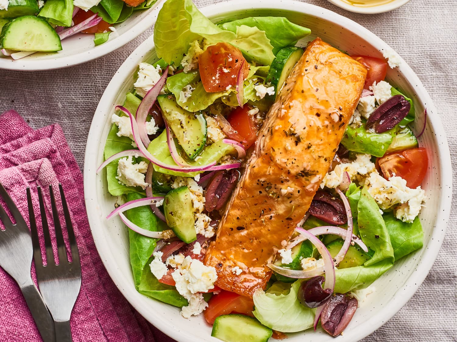 Delicious and Nutritious Salmon Salad Recipe: A Perfect Blend of Flavors