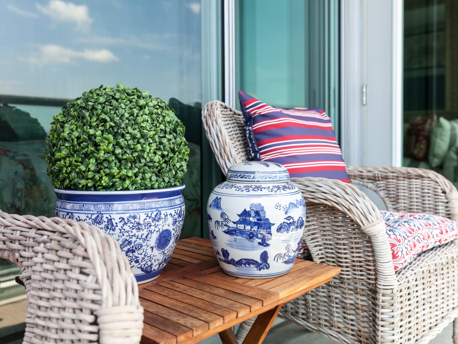 6 Cheap Accessories Your Patio Needs, According to Home Stagers