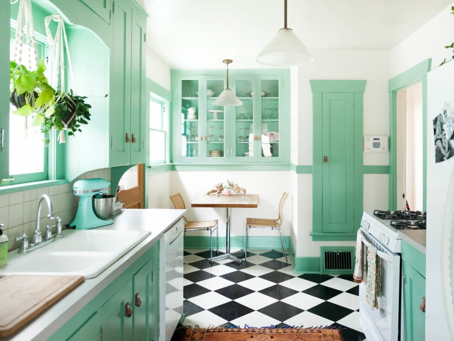 Mint Green Kitchen Decor from  - DIY Darlin'  Mint green kitchen, Green  kitchen decor, Mint kitchen